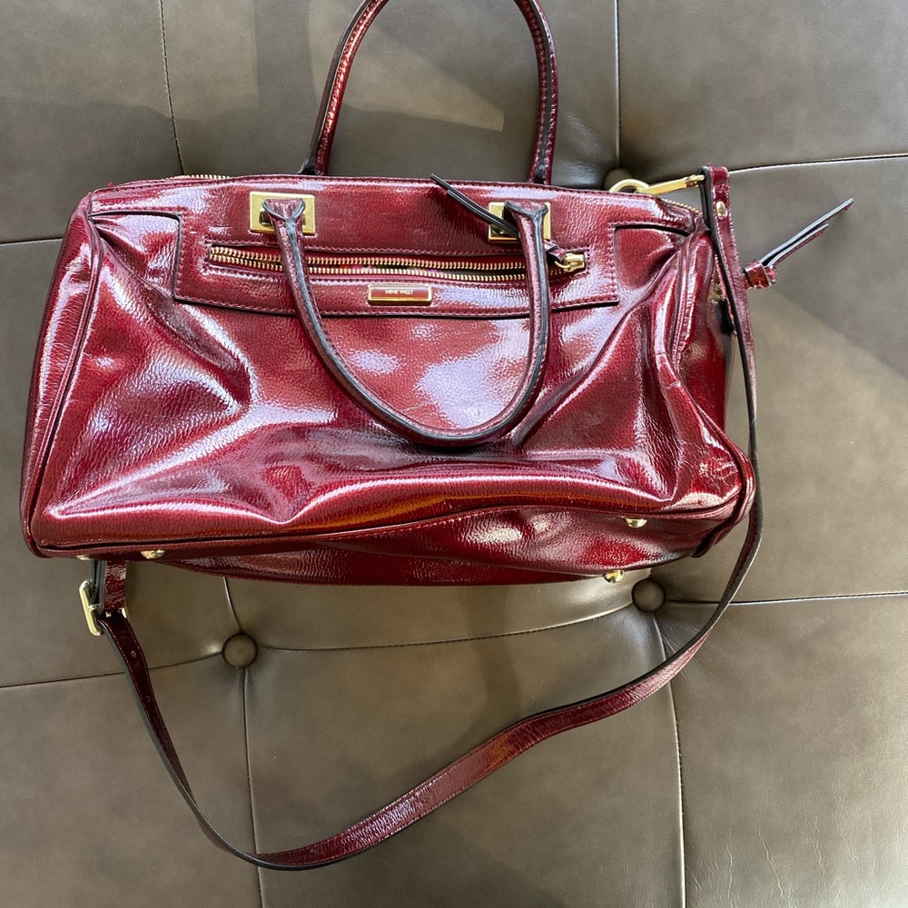 Red Cross body Nine West bag